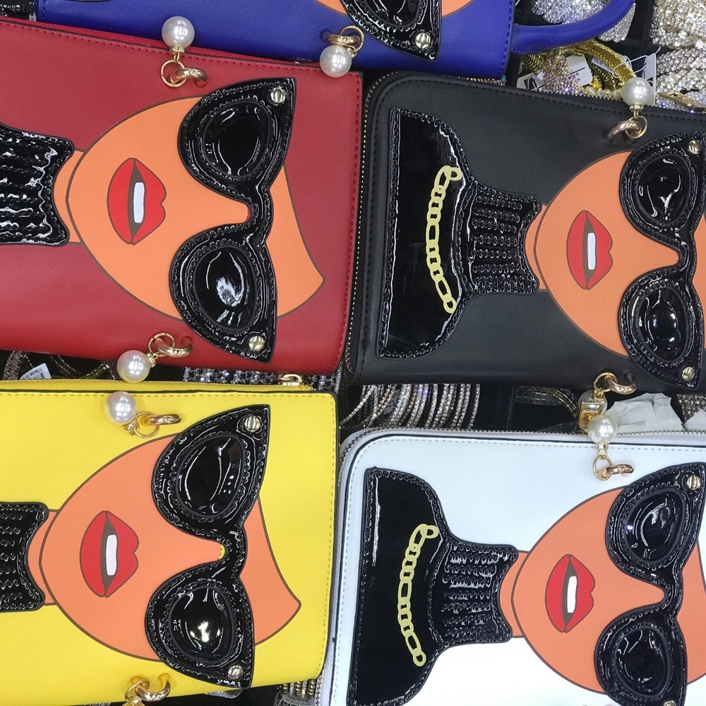 Purse in yellow, white, black or red